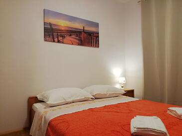Apartment with terrace Nin, North Dalmatia