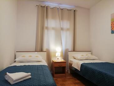 Apartment with terrace Nin, North Dalmatia