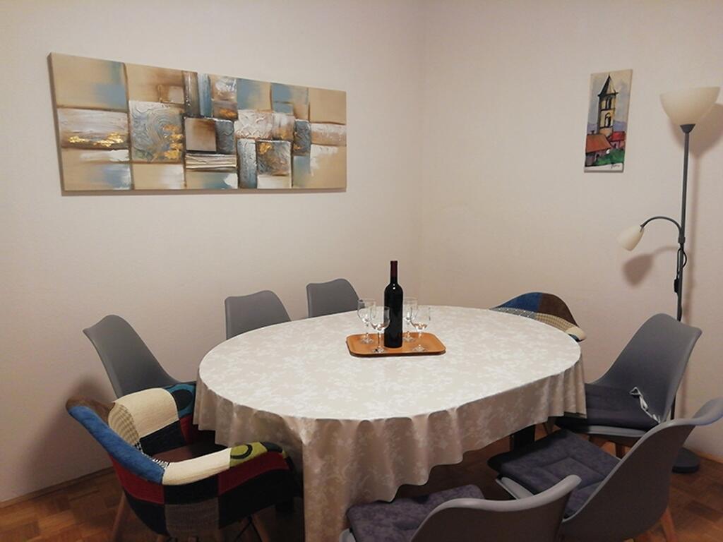 Apartment with terrace Nin, North Dalmatia