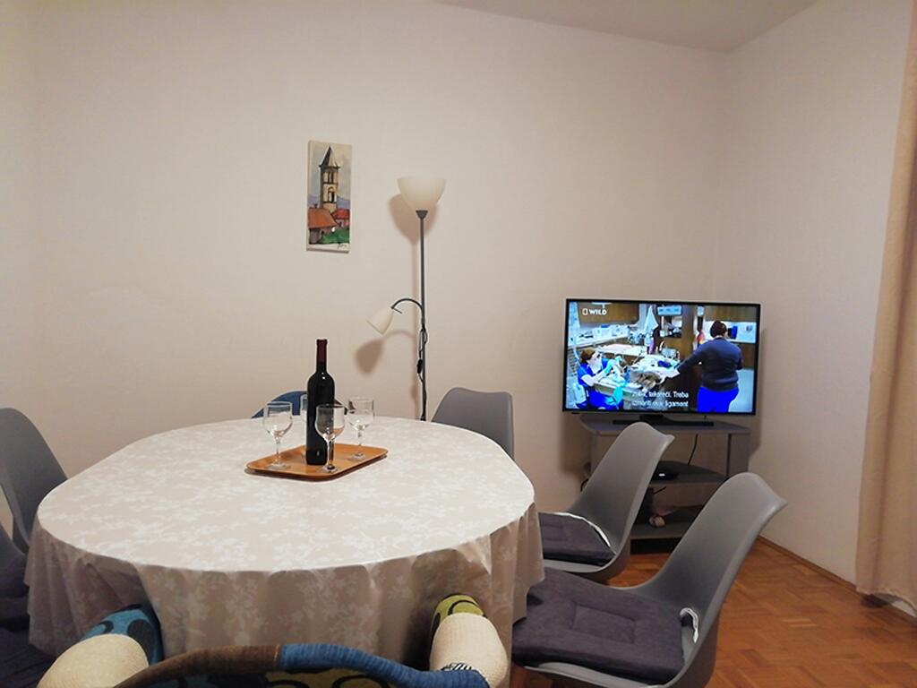 Apartment with terrace Nin, North Dalmatia