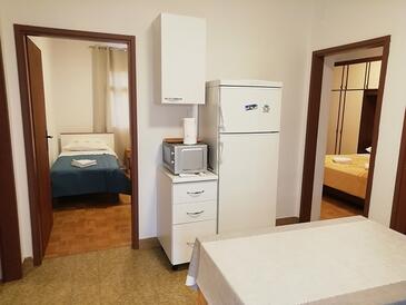 Apartment with terrace Nin, North Dalmatia