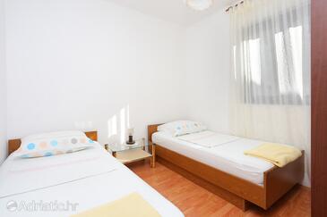 Appartamenti accanto al mare Grebastica, Sebenico - Šibenik - 19106