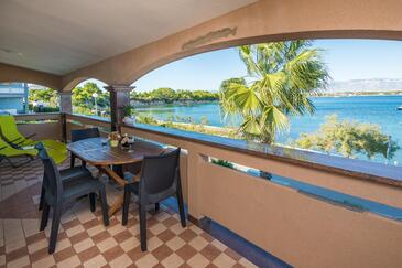 Apartments by the sea Vir - Kozjak, Vir - 19117