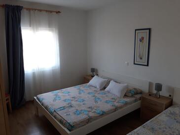 Ferienwohnungen mit Parkplatz Tkon, Pasman - 19127