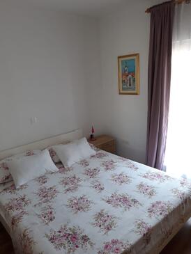 Ferienwohnungen mit Parkplatz Tkon, Pasman - 19127