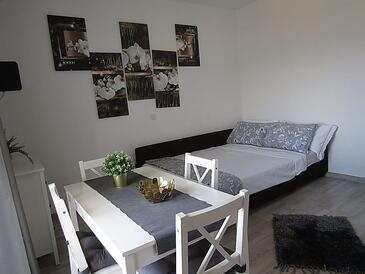 Apartmaji s parkingom Zubovići, Pag - 19139