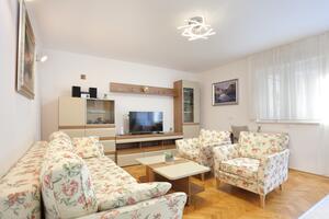 Two bedroom apartment Split (A-19143-a)