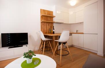 Apartmani uz more Makarska - 19145