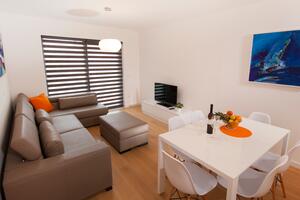 Two bedroom apartment Makarska (A-19145-e)