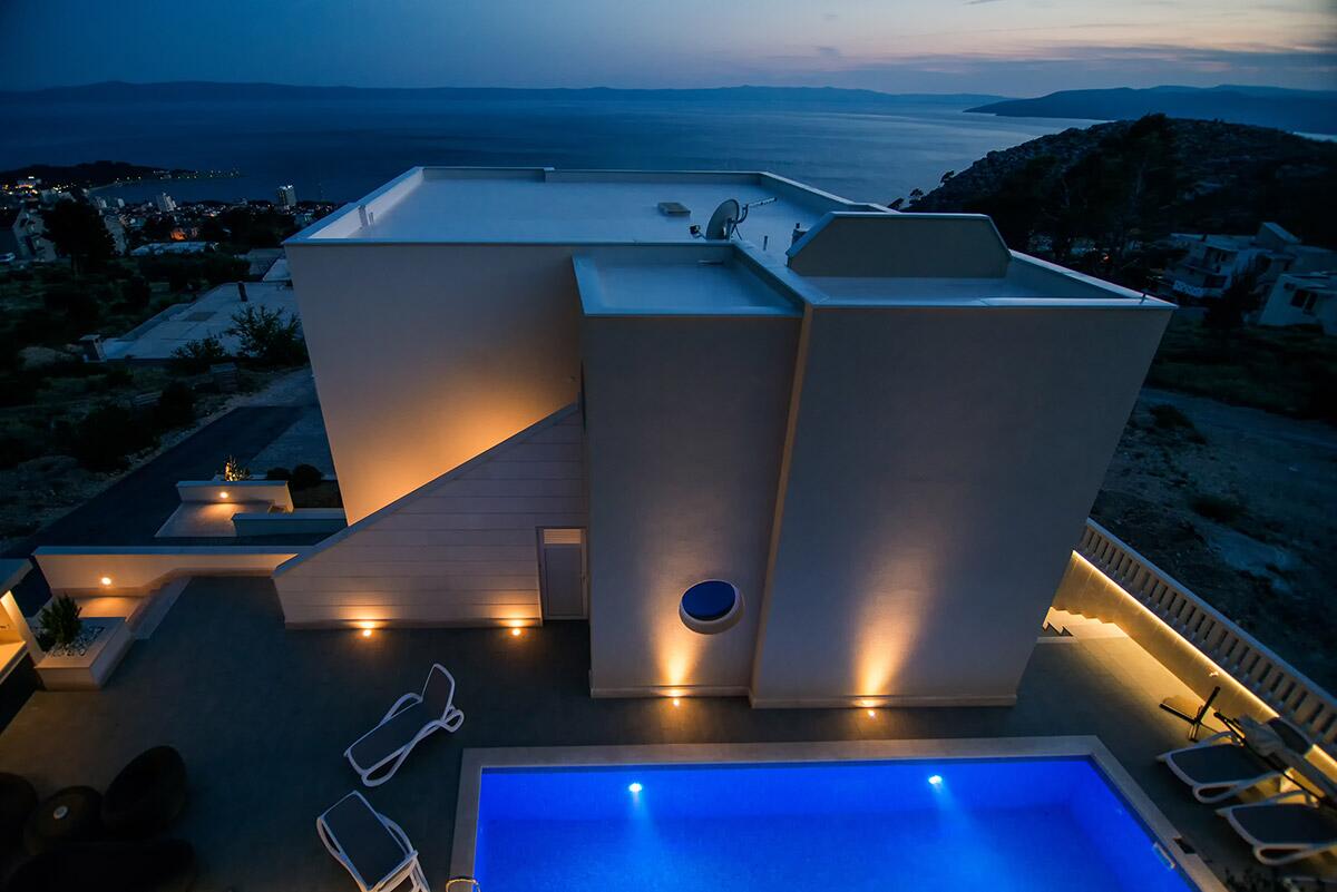 Family-friendly apartments with swimming pool Makarska - 19147