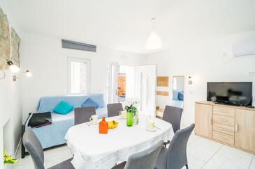 Family friendly house with a parking space Mokošica, Dubrovnik - 19154