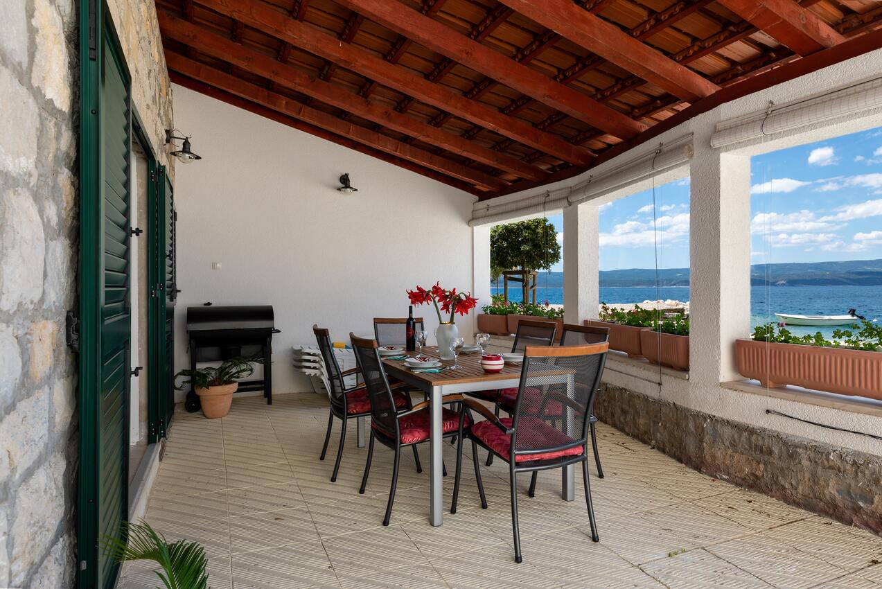 A-19168-a - Alloggi privati - Appartamenti accanto al mare Medici, Almissa - Omiš