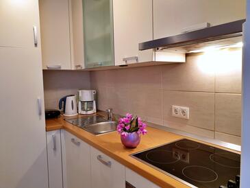 Apartments by the sea Čižići, Krk - 19177