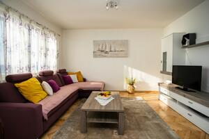 Three bedroom apartment Mali Rat Three bedroom apartment Mali Rat, Omiš (A-19191-a)