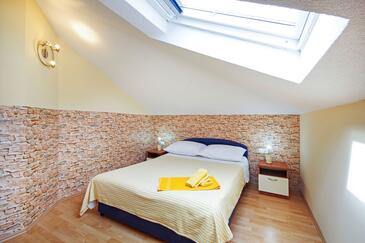 Apartments by the sea Makarska - 19202