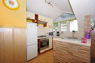 Apartments by the sea Makarska - 19202