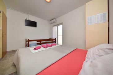 Appartamenti con parcheggio Zaton, Zara - Zadar - 19203