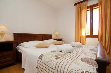 Ház családok részére medencével Draga Bascanska, Krk - 19204