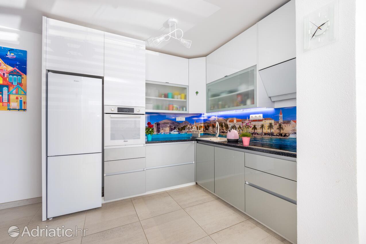 Apartments with parking space Trogir - 19213