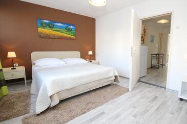 Apartamentos y habitaciones con parking Baska (Krk) - 19215