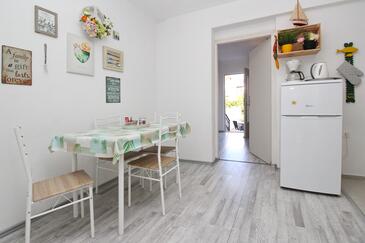 Apartmani i sobe s parkingom Baška, Krk - 19215