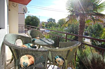 Ferienwohnungen mit Parkplatz Baska, Krk - 19220