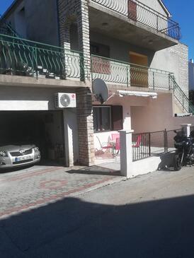 Apartment with terrace Trogir, Central Dalmatia