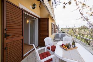Two bedroom apartment Ugljan (A-19234-a)