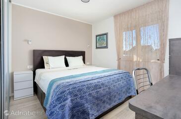 Apartments with parking space Kaštel Gomilica, Kaštela - 19248