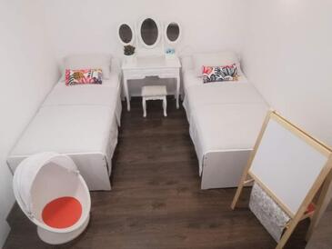 Апартаменти з паркуванням Шіло - Šilo, Крк - Krk - 19256