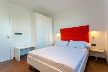 Apartments by the sea Vantačići, Krk - 19257