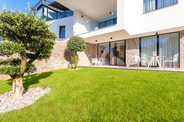 Apartments by the sea Vantačići, Krk - 19257