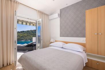 Seaside luxury villa with a swimming pool Cove Ljubljeva, Trogir - 19258