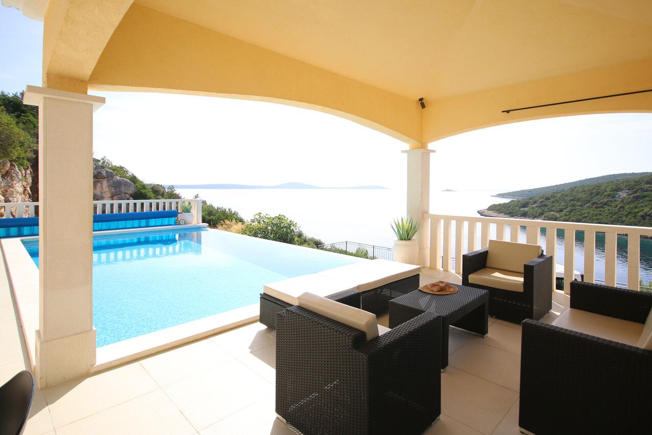 Seaside family friendly house with a swimming pool Cove Ljubljeva, Trogir - 19259