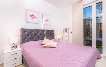 Ház családok részére medencével Vantacici, Krk - 19263