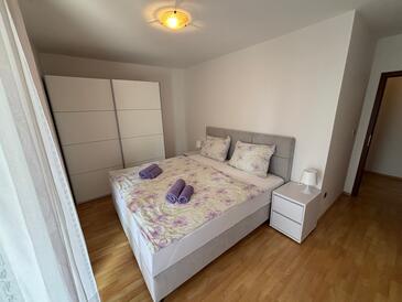 Apartments by the sea Malinska, Krk - 19264