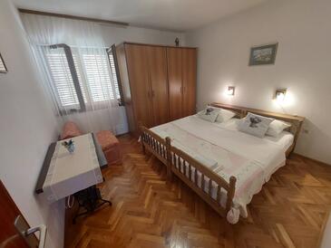 Apartments with parking space Malinska, Krk - 19269