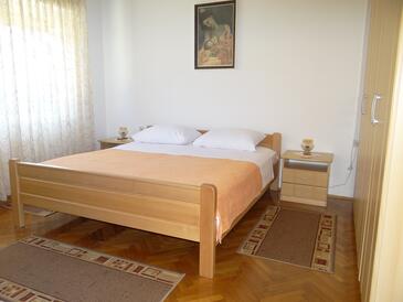 Apartments with parking space Malinska, Krk - 19270