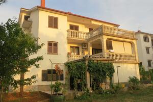 Apartamente cu parcare Malinska, Krk - 19290