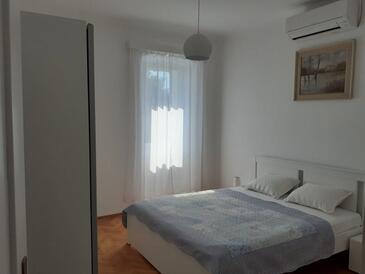 Ferienwohnungen mit Parkplatz Malinska, Krk - 19299