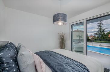 Family-friendly apartments with swimming pool Vantačići, Krk - 19303