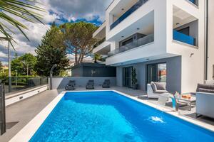 Ferienwohnungen mit Pool für Familien Vantacici, Krk - 19303