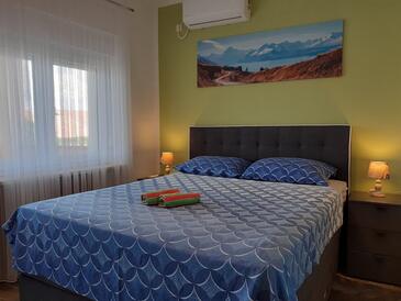 Apartments with parking space Malinska, Krk - 19305