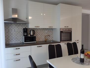 Ferienwohnungen mit Parkplatz Malinska (Krk) - 19305