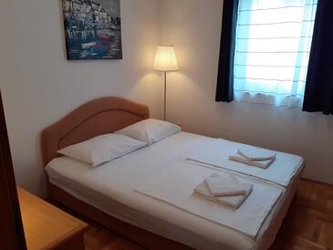 Ferienwohnungen mit Parkplatz Malinska, Krk - 19309