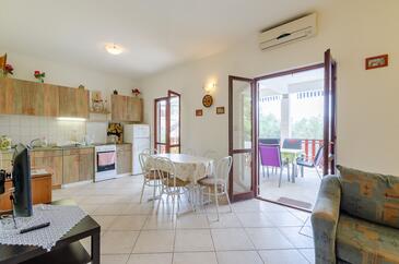 Family friendly house with a swimming pool Cove Gradina, Korčula - 19317