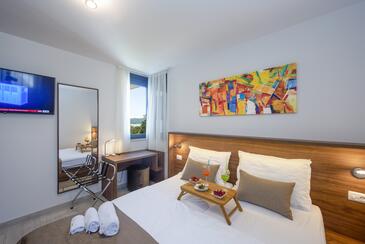 Family-friendly apartments with swimming pool Sveti Filip i Jakov, Biograd - 19325