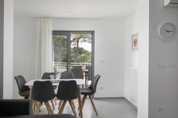 Apartments with swimming pool Brela (Makarska) - 19345
