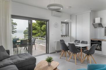 Apartments with swimming pool Brela (Makarska) - 19345