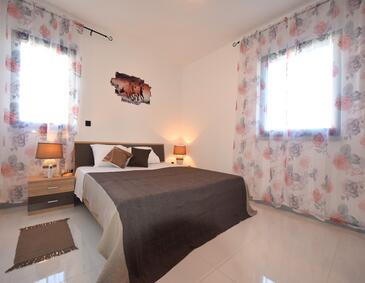 Apartments with parking space Porat, Krk - 19347